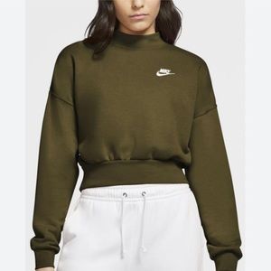 Nike Essentials Mock Neck Cropped Sweatshirt